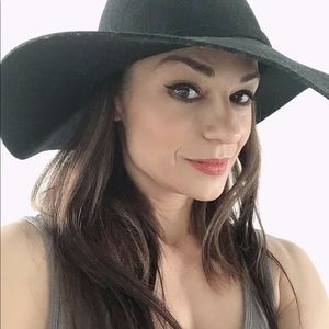 Meet your Posher, Vanda